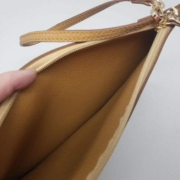 Faux Snakeskin Wristlet Bag. - Picture 4 of 6